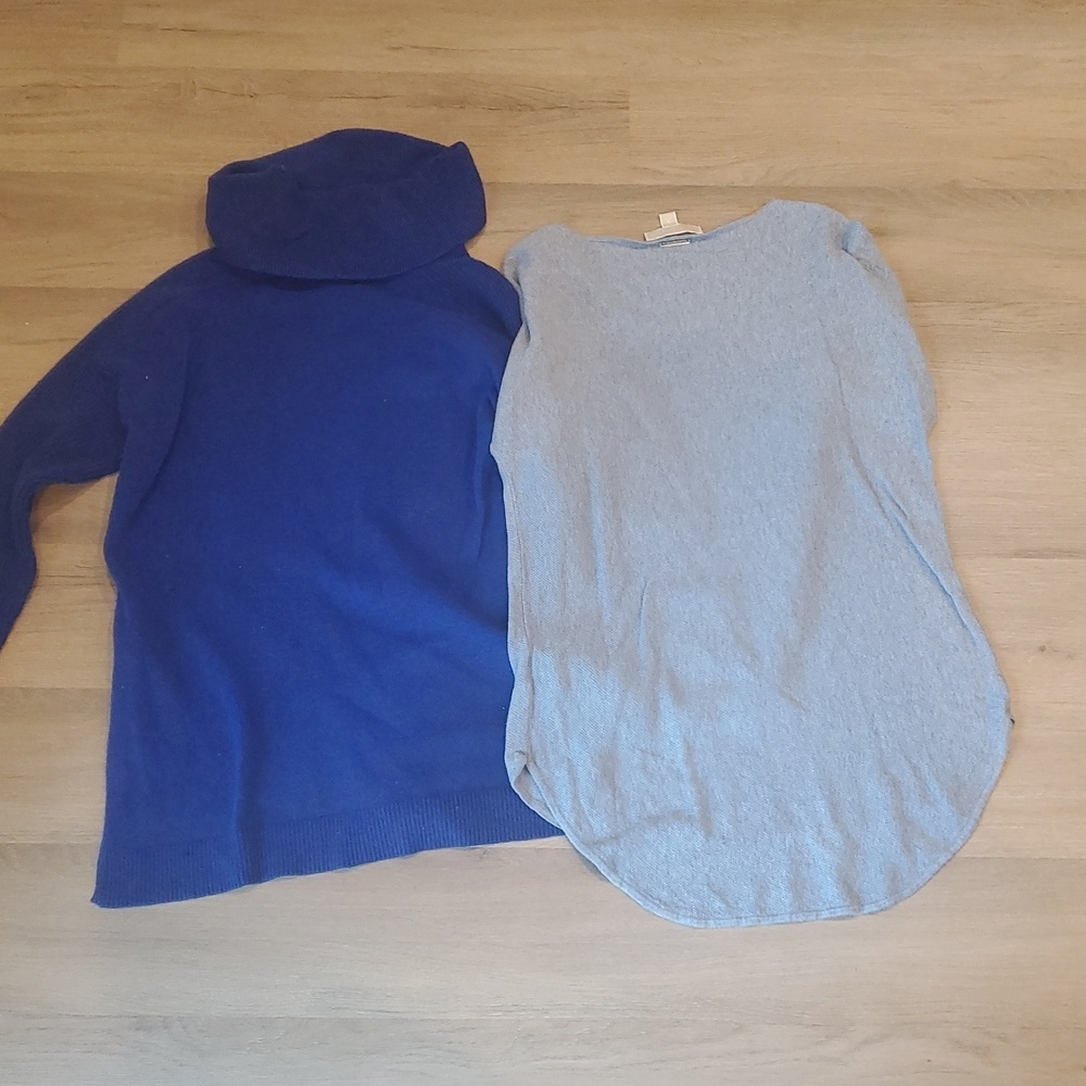 Blue Banana Republic and Light Blue Michael Kors Women's Sweater Bundle - Picture 5 of 6